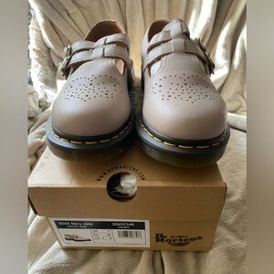 Dr Martens Mary Jane Shoes Womens 9 Vintage Taupe  8065 Virginia Leather NWB